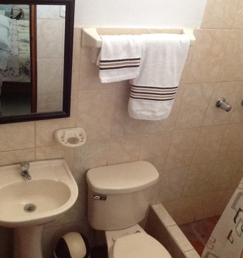 Hostal La Estancia Ica Bagian luar foto