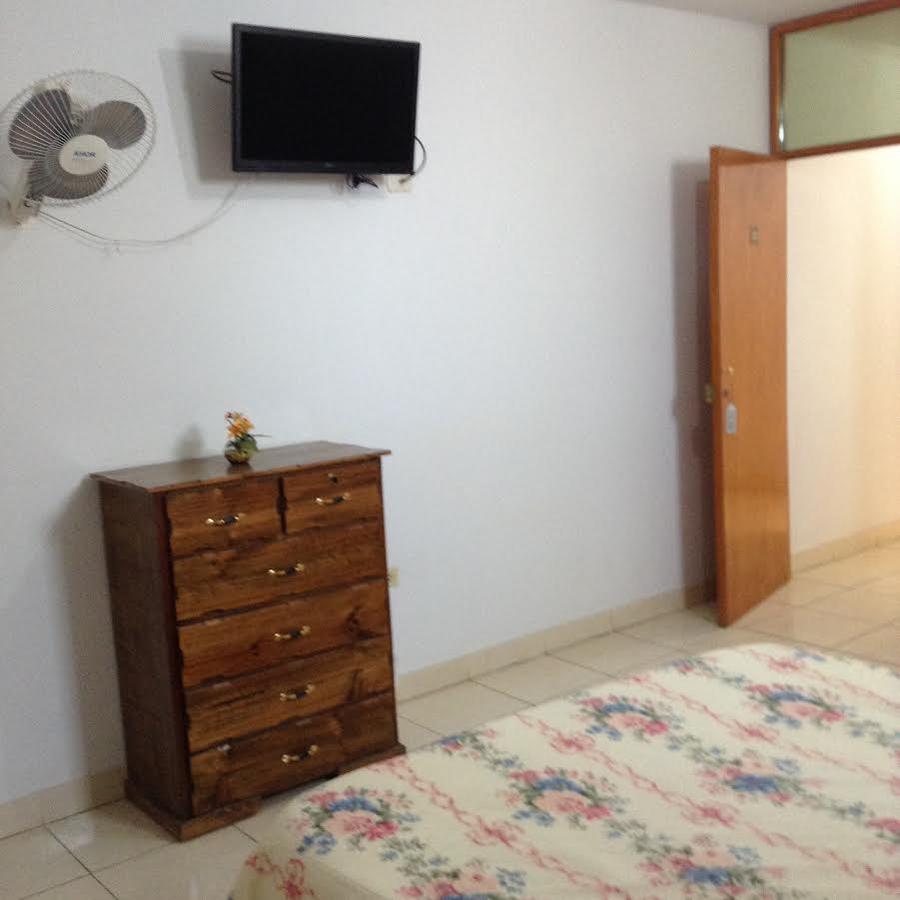 Hostal La Estancia Ica Bagian luar foto